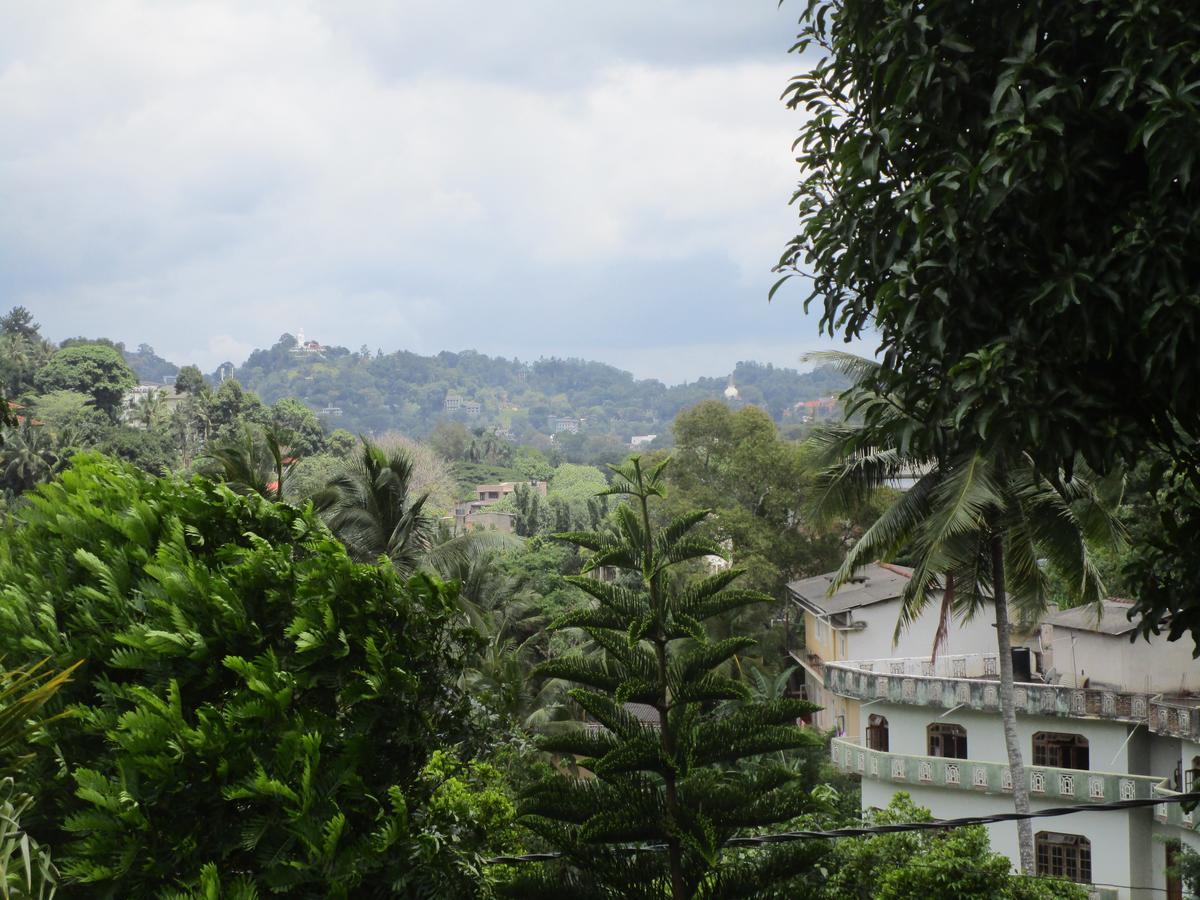 Cloud Inn Kandy Homestay Esterno foto